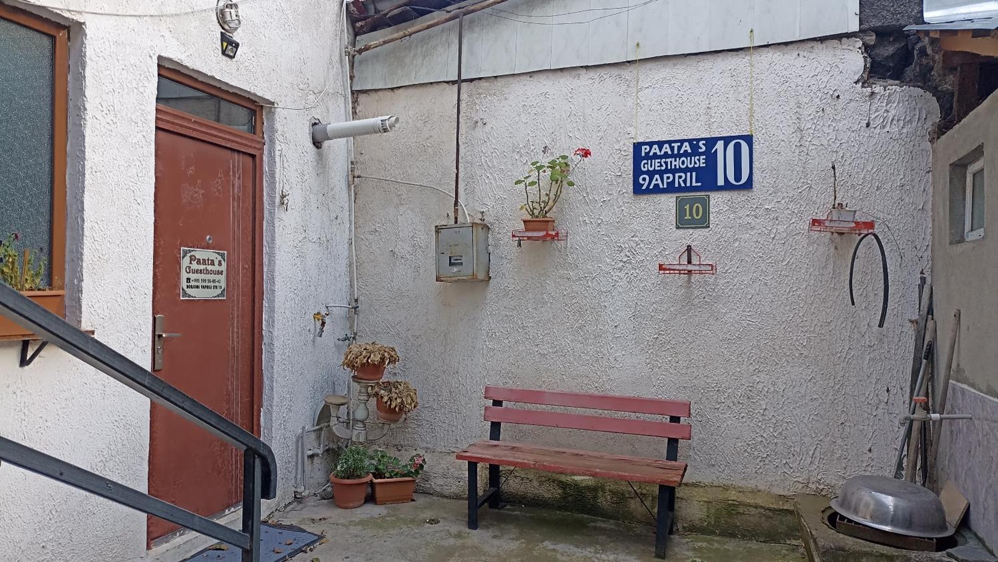 Paata'S Guesthouse Bordschomi Exterior foto